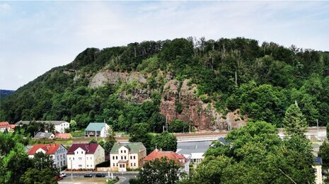 Felswand des Backofenfelsens in Freital.