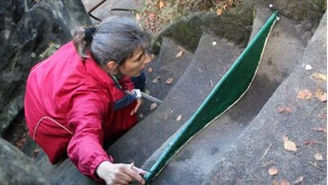 Forschungsprojekt Geologe bei der Arbeit an einem Forschungsprojekt
