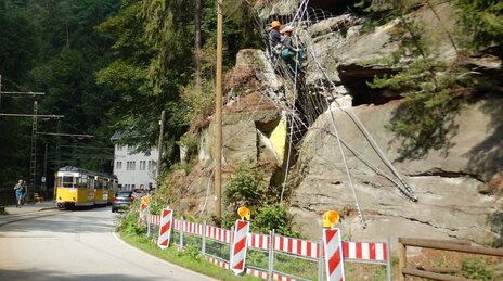 Felssicherung an der Staße im Kirnitzschtal